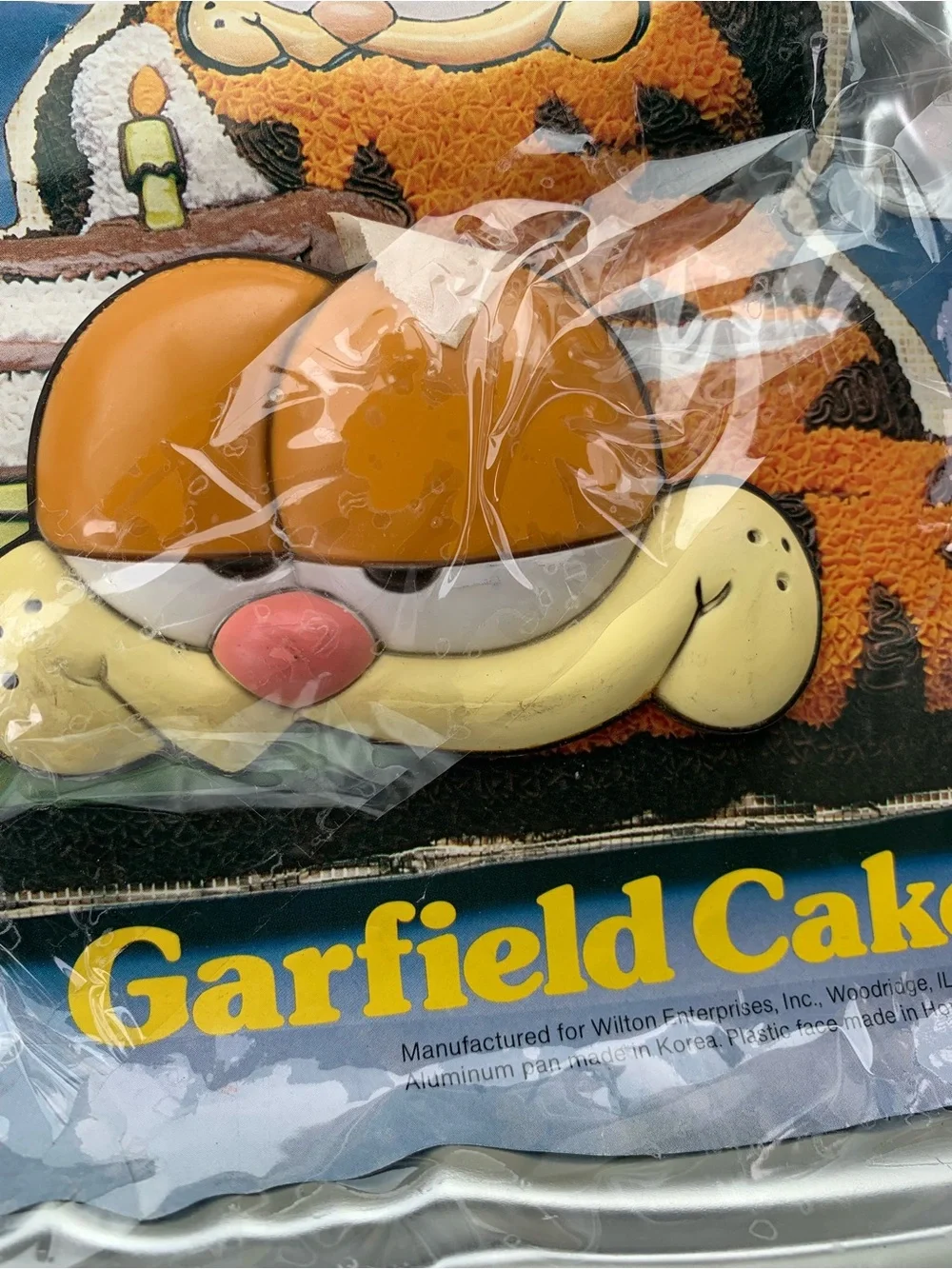 Wilton Garfield Cake Pan - Silver with Orange and Yellow Graphic
